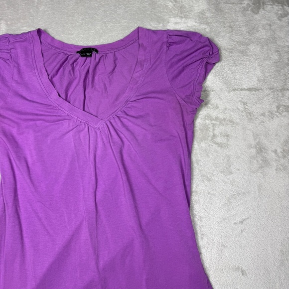 Theory Women’s Y2K Vintage Purple V Neck Cap Sleeve T-Shirt Size P (US Size 0) - Picture 3 of 14